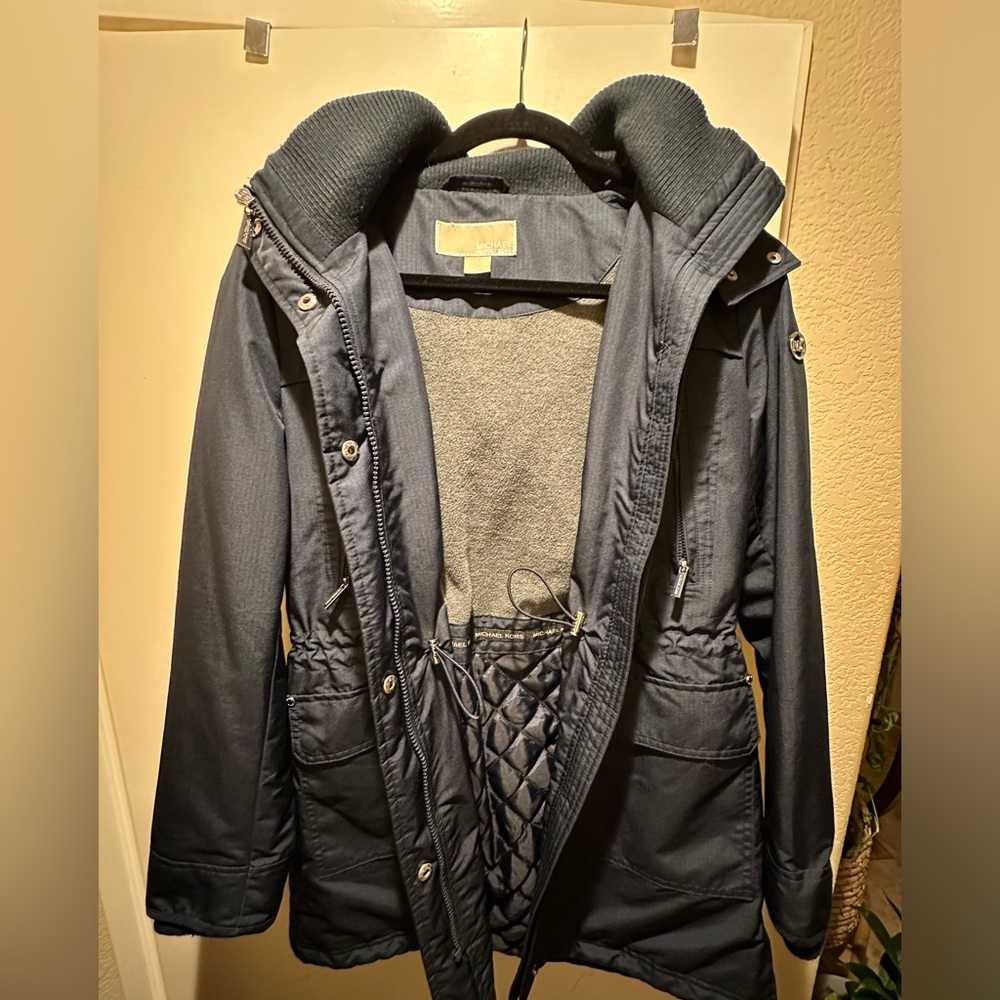 💙 Blue Michael Kors Rain coat with hoodie